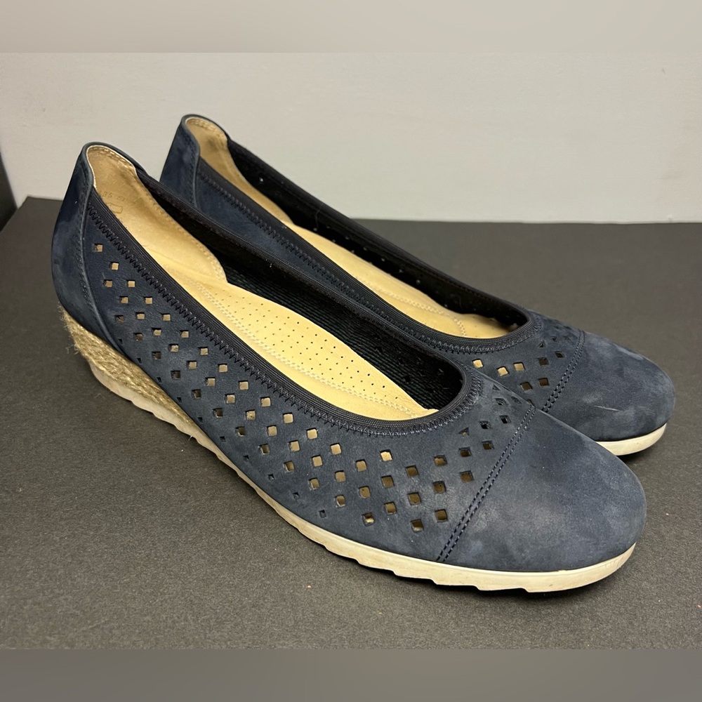 Gabor- Soft Blue NuBuck Wedges, Size:6-1/2, Pre- Owned good condition‎